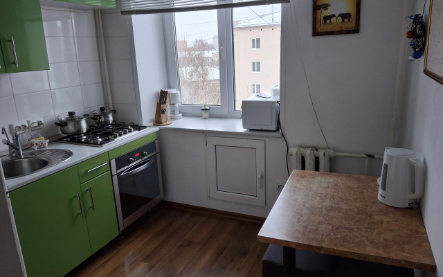 Na Kommunarov Apartments