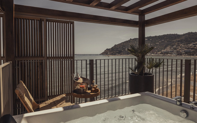 En Vie Beach Boutique Hotel
