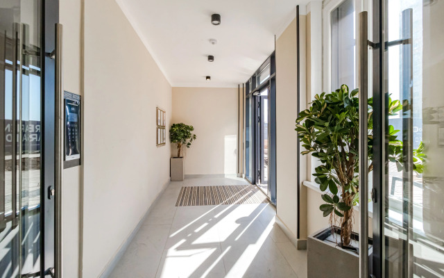 Na Ulitse Tole Bi 28/1 Flat