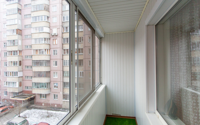 Komfortnaya Chetyrekhkomnatnaya Kvartira V Tsentre Novosibirska Flat