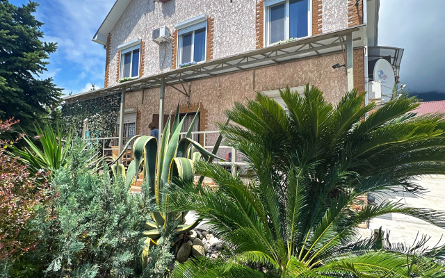 Barkhatny Sezon Guest House