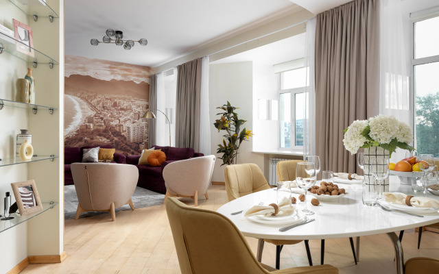 GM Solnechnaya Trekhkomnatnaya v dvuh shagah ot Naberezhnoj Apartments