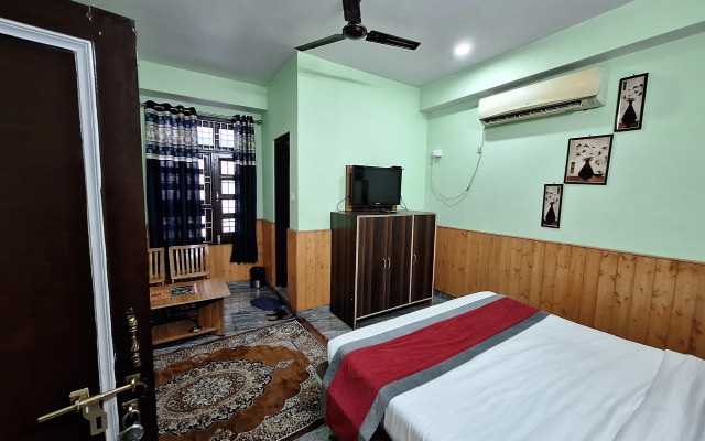 Отель River View