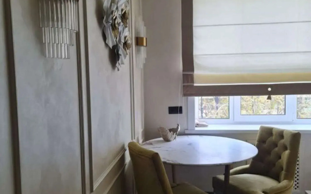 Na Kommunisticheskom Prospekte 74 Apartments