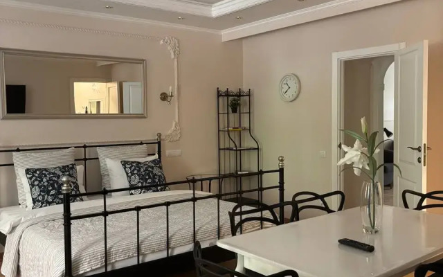 Квартира Пятикомнатные Апартаменты Город Рек в центре