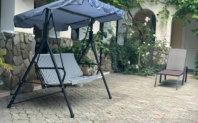 Come Inn na Klenovoy Guest House