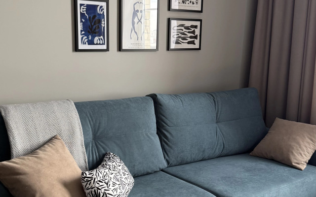 Uyutnaya S Dizaynerskim Remontom Flat