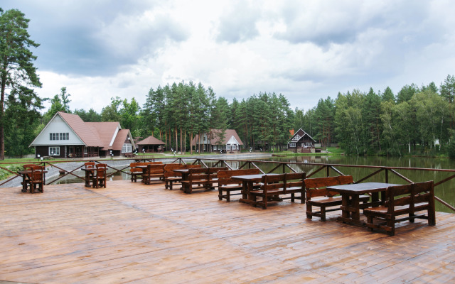 Отель Закрытый загородный клуб Дворянская усадьба