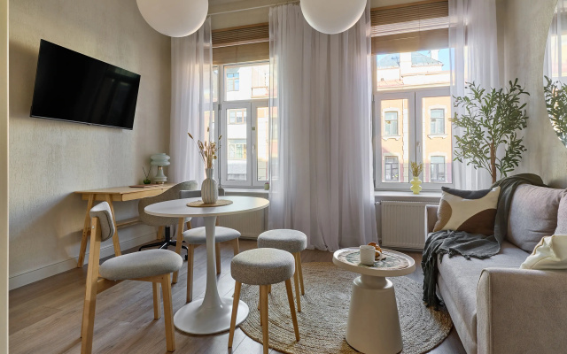Апартаменты С.Утками в центре С-Пб | Дизайнерская студия Свет с антресолью