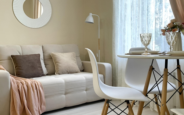 Uyutnaya studiya na Brodvee Flat