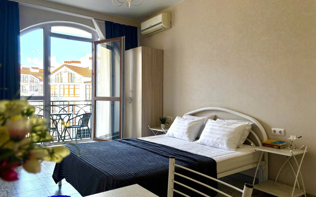 Квартира с балконом на первой береговой линии