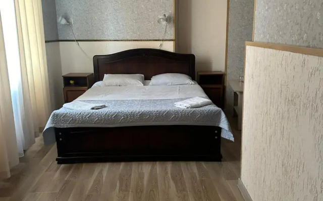Izumrud Hotel