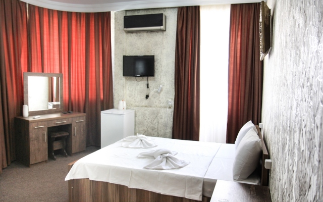 New Palace Shardeni Hotel