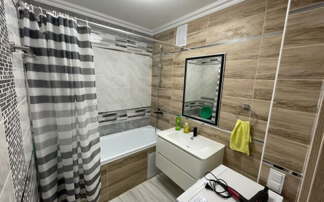 S 2 Komnatami Na 16 Etazhe Apartments