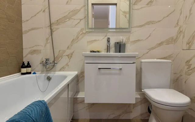 Na ulitse Shiroko-Kholodnaya, d.6 Apartments