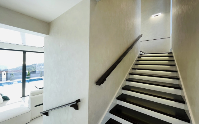 S Basseynom I Baney Villa