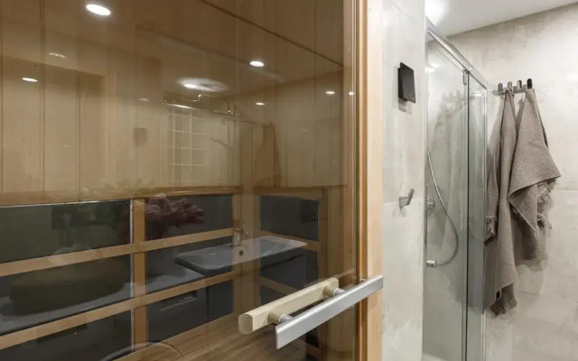 Квартира Двухуровневая Студия в Центре с Сауной