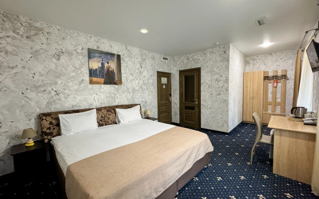 Premiere Hotel
