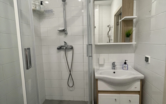 Uyutnaya Dvukhkomnatnaya Nedaleko Ot Metro Devyatkino Apartments
