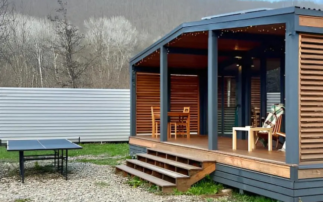 Частный дом Загородный комплекс на берегу реки с баней