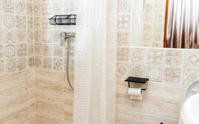 Romanticheskaya Studiya S Kaminom I Balkonom Flat