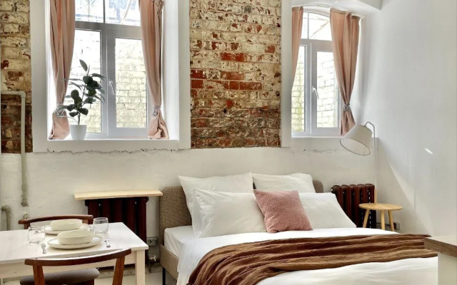 Studiya vo Fligele Starinnogo Doma Flat