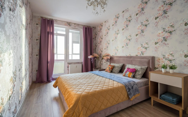 Trekhkomnatnye Na Bogatyrskom Apartments