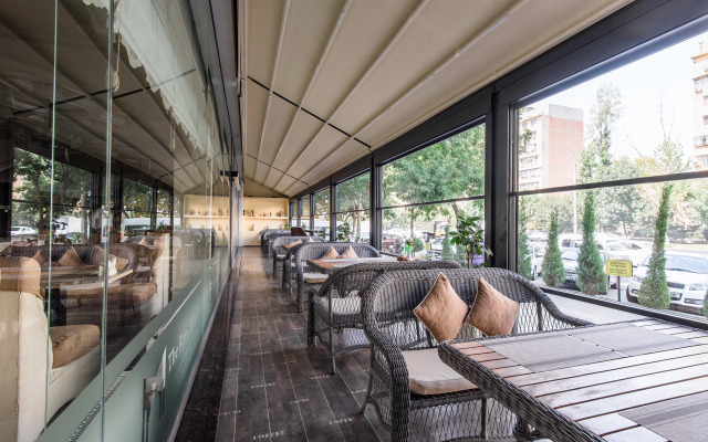 Huayue Mansion Hotel
