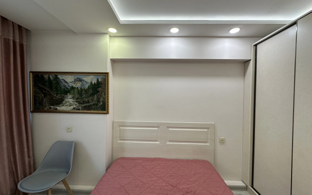 2-K Kvartira na Ulitse Khorenatsi Flat