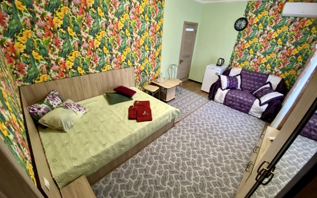 38 Popugaev Guest House
