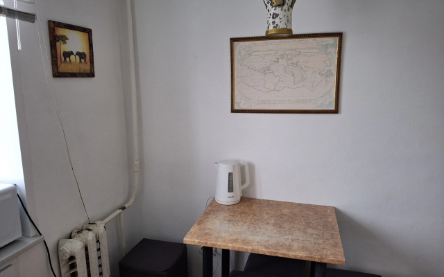 Na Kommunarov Apartments