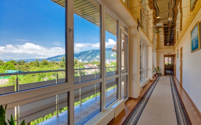 Kiparis Hotel
