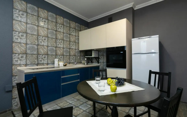 Квартира Этажидейли евродвушка с балконом