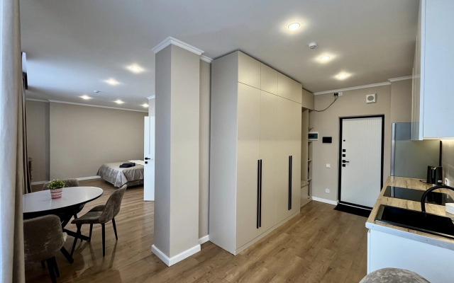 Stilnaya 3-Kh Mestnaya V Zhk Art Yalta Flat