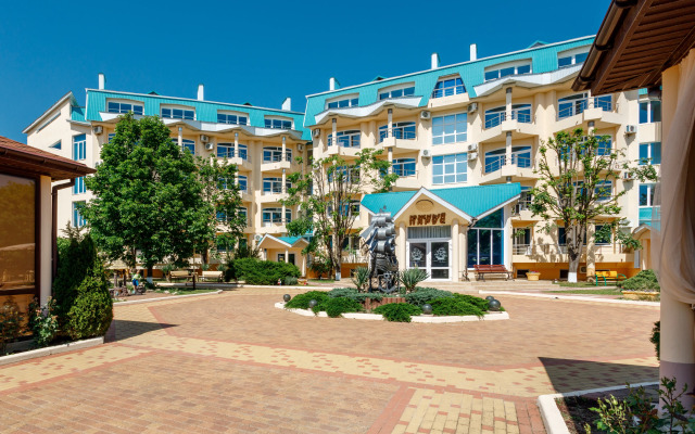 Yuzhnyij Parus Resort Hotel