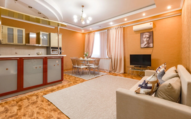 S Prekrasnym Vidom Ryadom s Ministerstvom Apartments