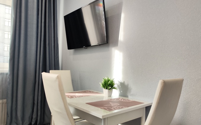 Panda Home vozle reki Apartments
