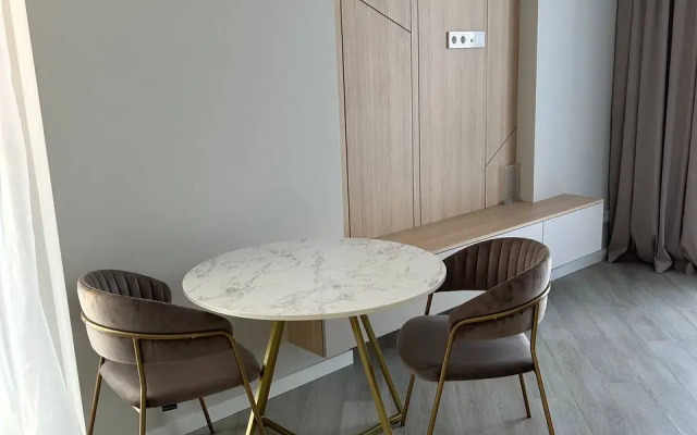 Na Prospekte Dzerzhinskogo Apartments