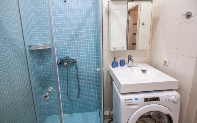 U Morya S Basseinom V Zhk Solnechny/28B Apartments
