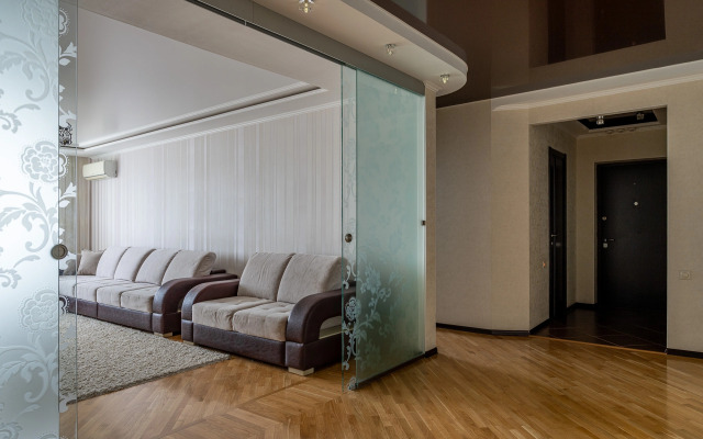 Квартира Просторная светлая трехкомнатная