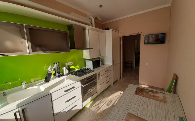 Квартира Двухкомнатная с видом на море и горы