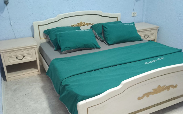 Yuzhny M Guest House