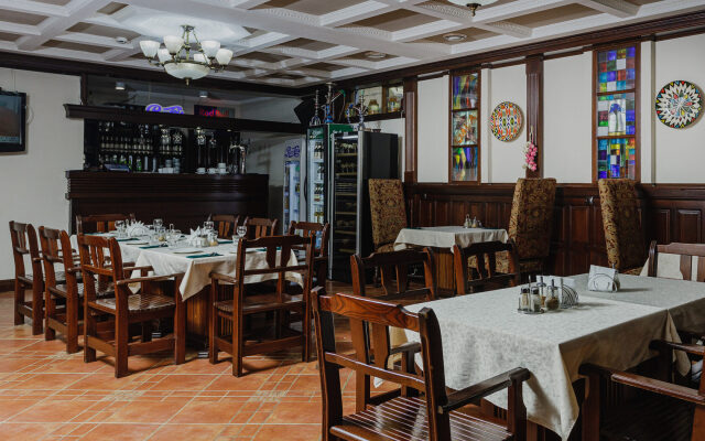 Gala-Al'pik  Hotel