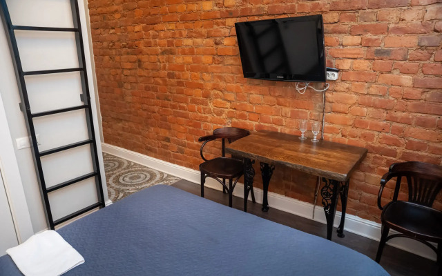 Апартаменты Небольшая стильная студия с видом во двор