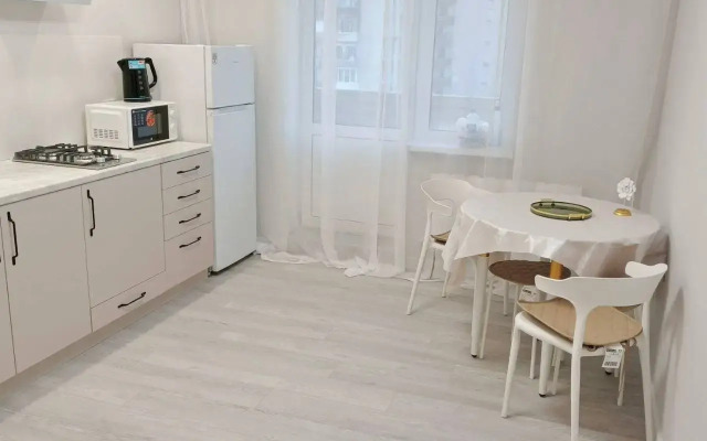 Ryadom S Readovskim Parkom Flat