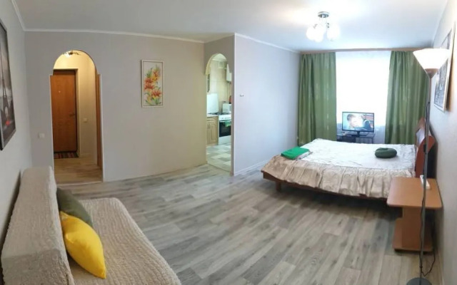 V Tsentre Goroda V Shagovoy Pl. Lenina Flat