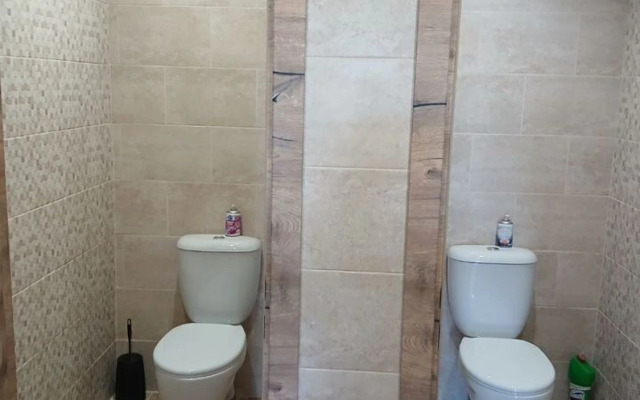 Частный Дом в Центpе Дeревни Взвад