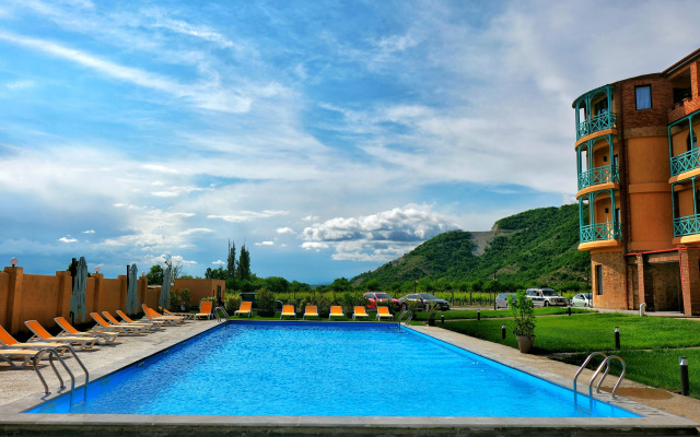 Burki Castle & Cellar Hotel