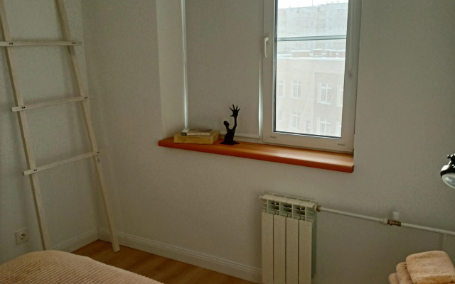 Квартира Двухкомнатная Студия в Тихом Центре Левого Берега