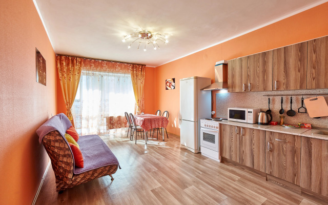Evrodvushka na 15 etazhe na 6 chelovek, v ZhK Solnechnyj  Flat